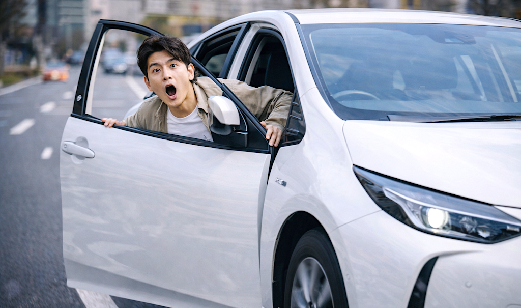 トヨタ、プリウス24万台をリコール「不具合で走行中にドア開くかも」