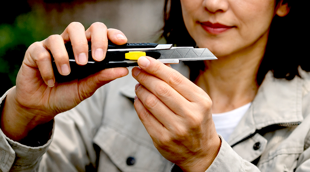 JR川崎駅で女が男性をカッターで切りつけ → 現行犯逮捕