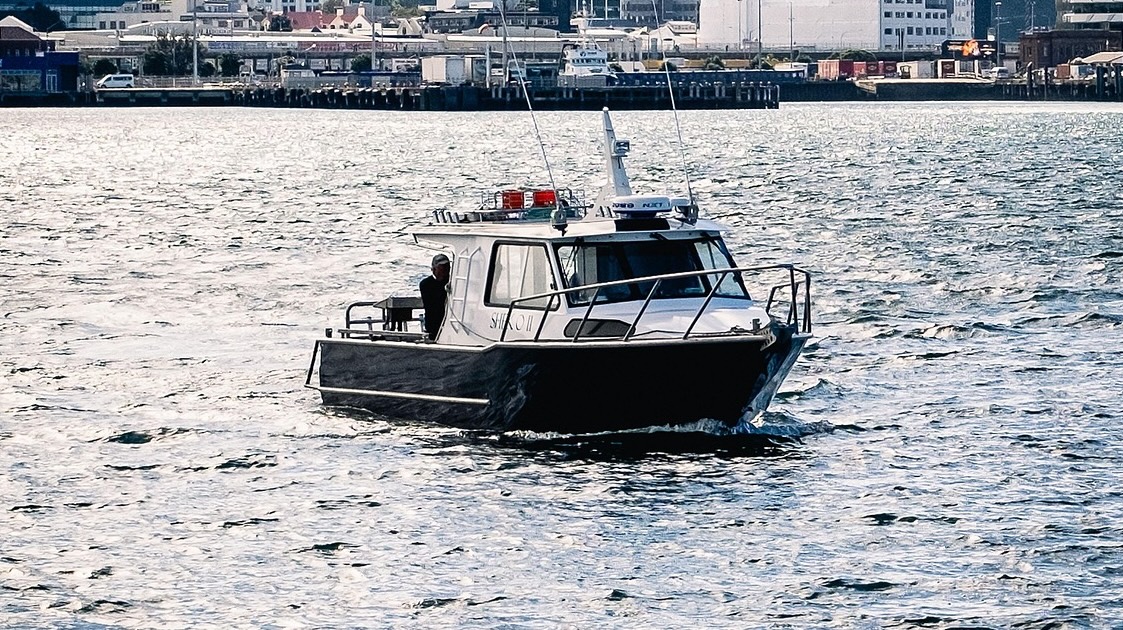 辺野古沖“抗議船”転覆事故、修学旅行中の女子高生(17)と男性船長(71)が死亡