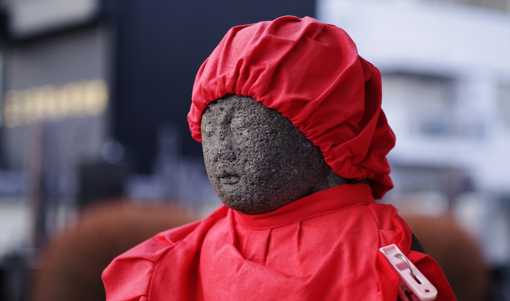 【動画】霊園（苫小牧）の『地蔵』約10体、破壊される　一体誰が…