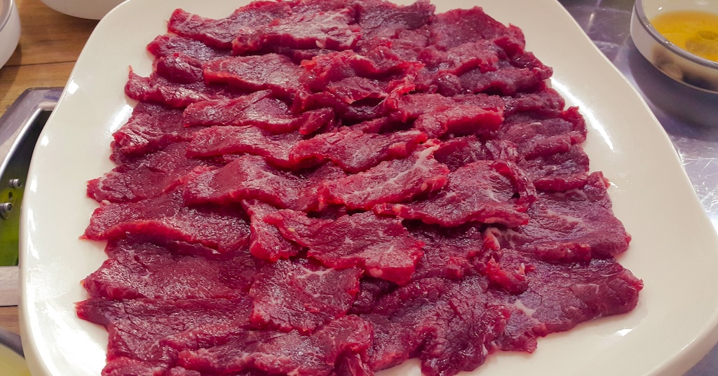 【動画】高須院長「やき肉、ベリーレア(※ほぼ生)なう」