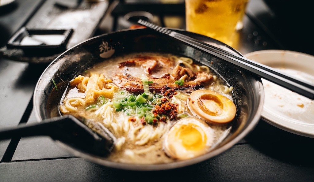 【X】夫「嫁がいない時の夜食なんてこんなもんよ…(ﾊﾟｼｬﾘ)」→ 妻「嫁じゃなくて妻な」