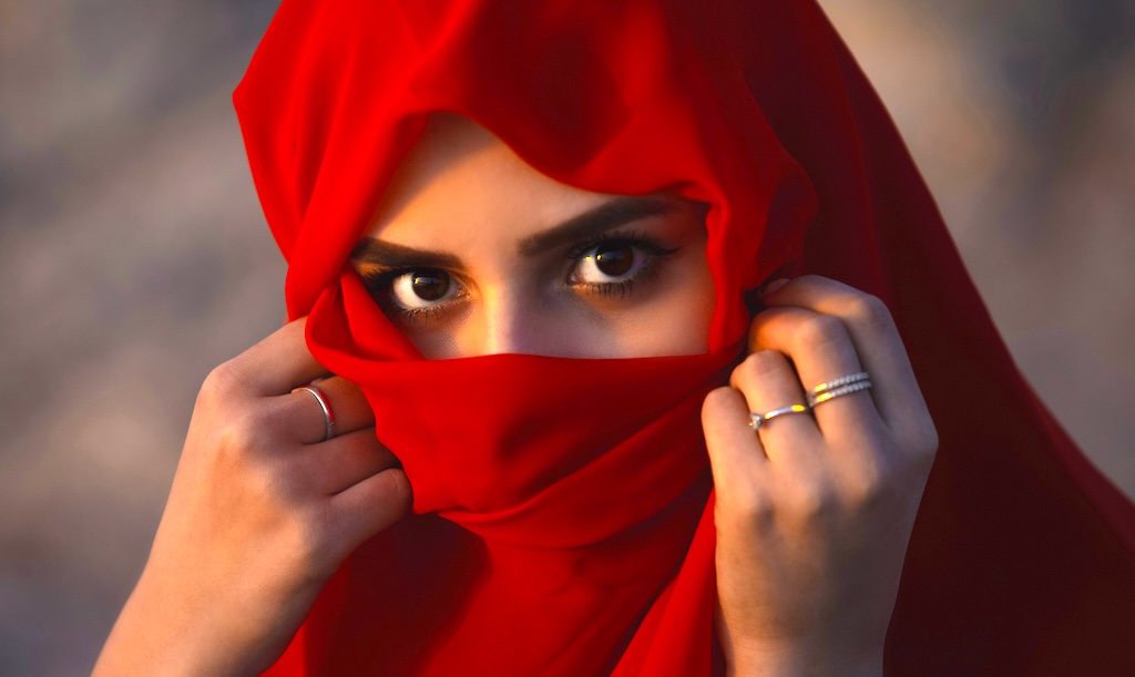 有本香さん「日本もそろそろブルカの着用に関するルールを検討すべき」「テロ懸念」「男性が女性スペースに入ることも容易」