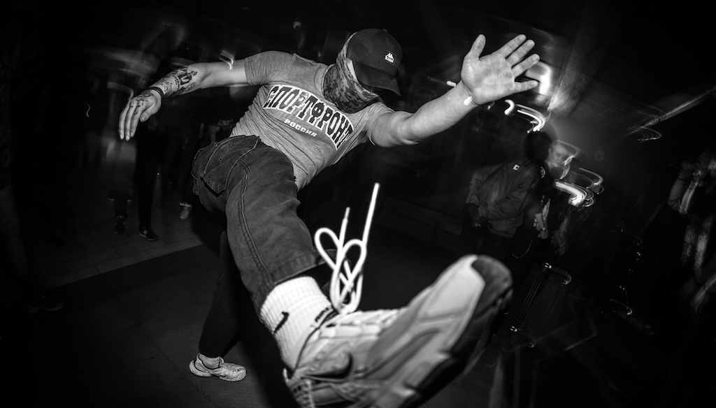 【動画】東京の路上で外国人が大乱闘…