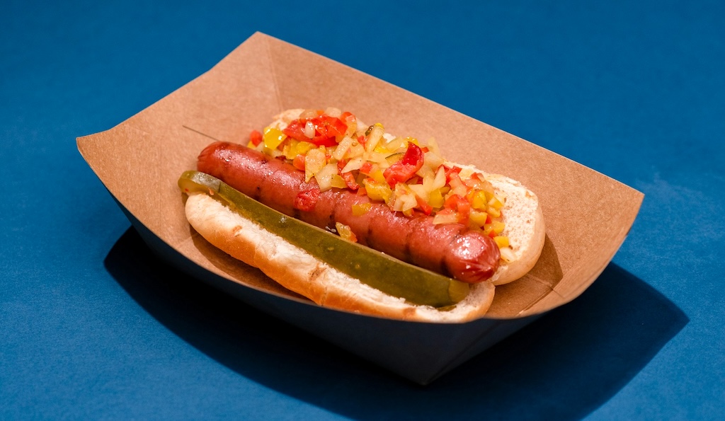 【画像】フレッシュネスバーガー(楽天球場)のホットドッグ、丸焦げ… 店員「これ普通です」