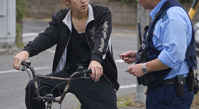 【話題】ガキ、警察に「早よ手ー出してこいや！」(※動画)