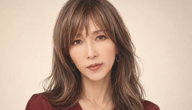 歌手・工藤静香さんの衣装、過激すぎる…
