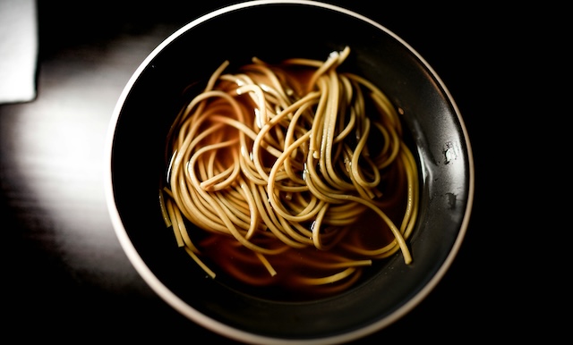 社長が外国人労働者を擁護した、立ち食いそばチェーン『ゆで太郎』、ガラガラになってしまう…