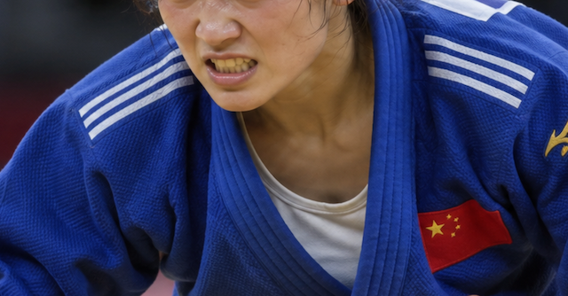 【動画】柔道女子70kg級 準々決勝、中国人選手が日本・前田凛に噛みつき反則負け… 納得いかない表情