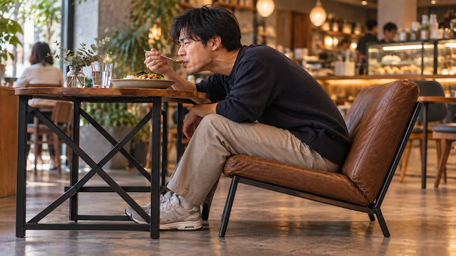おしゃれなカフェで『アボカドサーモン丼』を食べた人、膝が壊れる…