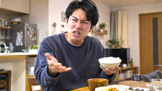 【話題】夫「主食ないやんけー!(怒)」→ 妻「これ出されたらキレますか?(パシャリ)」